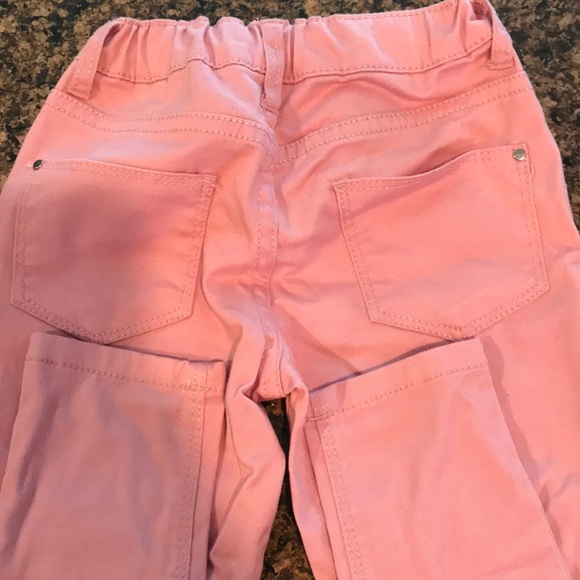 Girls 2 pairs of Jeans 1 Pink & 1 washed Blue - Picture 5 of 8